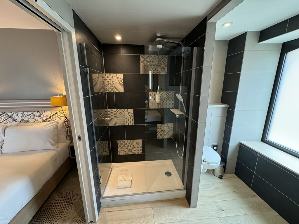 Bathroom inside a guest room at Hilton Garden Inn Paris La Villette