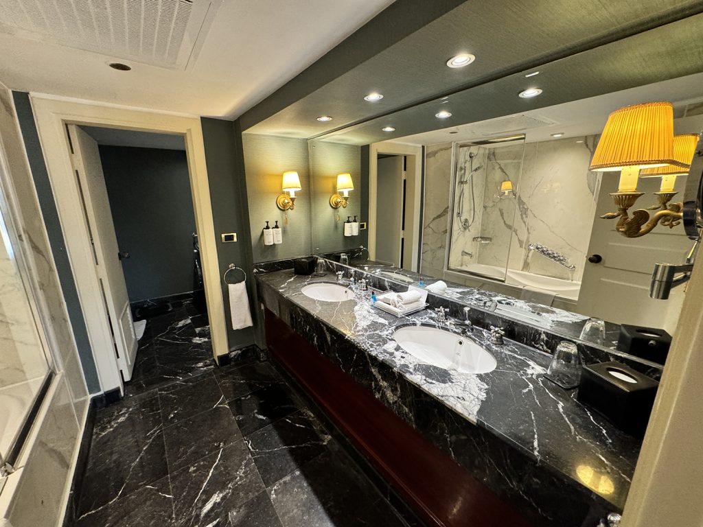 Presidential Suite bathroom at InterContinental Semiramis