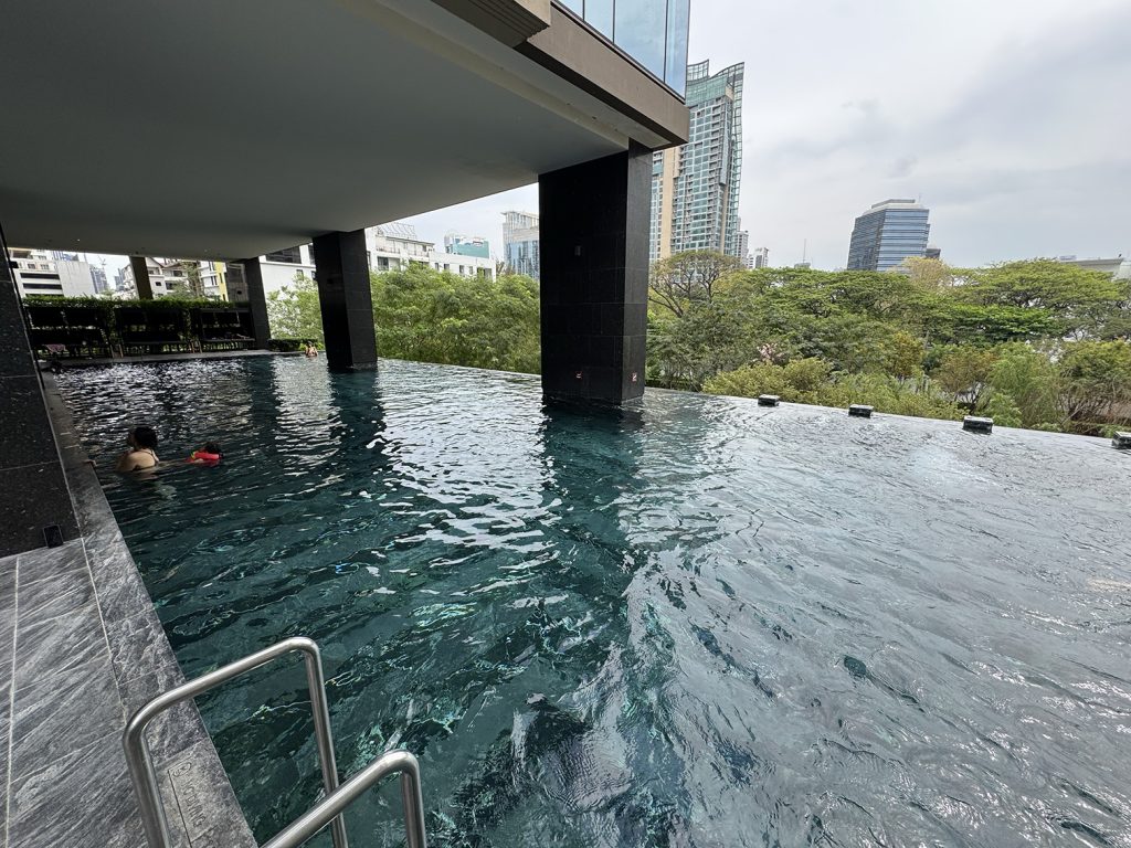 Kimpton Maa-Lai Bangkok pool