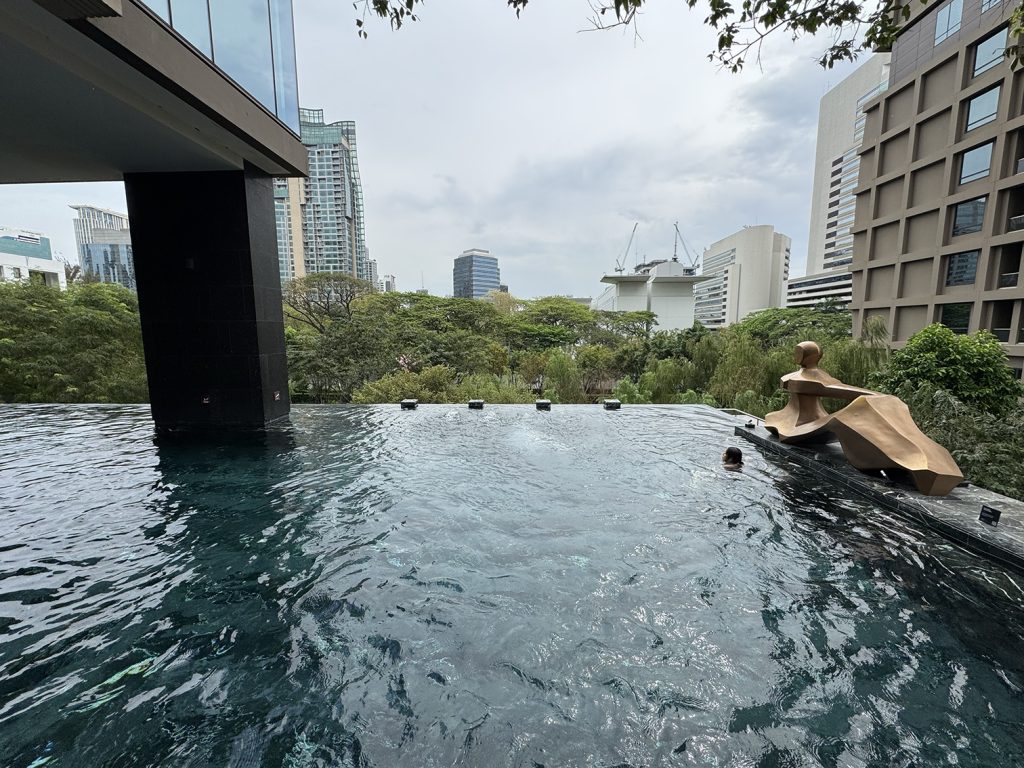 Kimpton Maa-Lai Bangkok pool