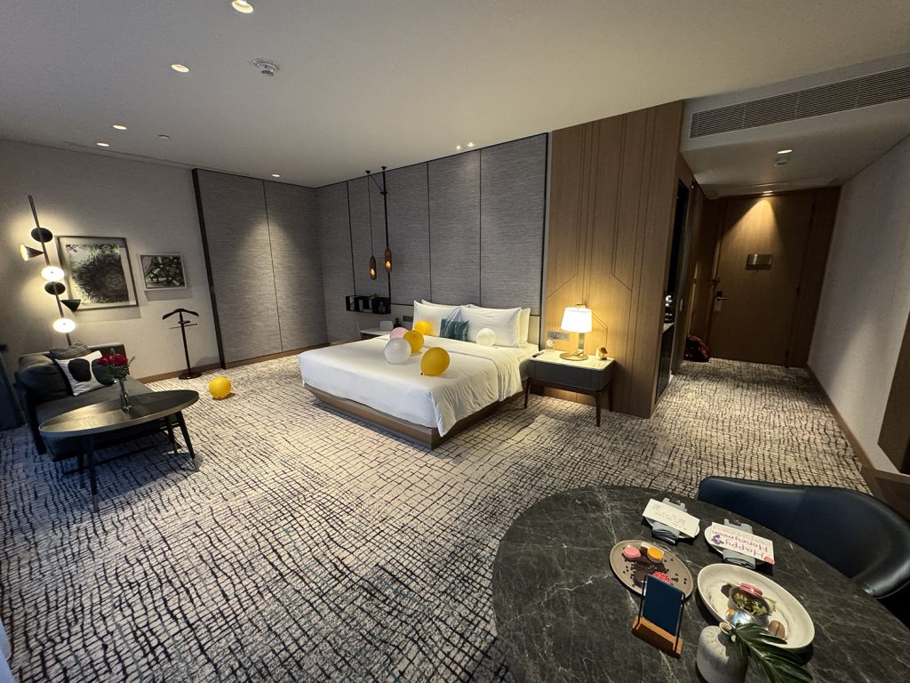 Kimpton Maa-Lai Bangkok premium king room